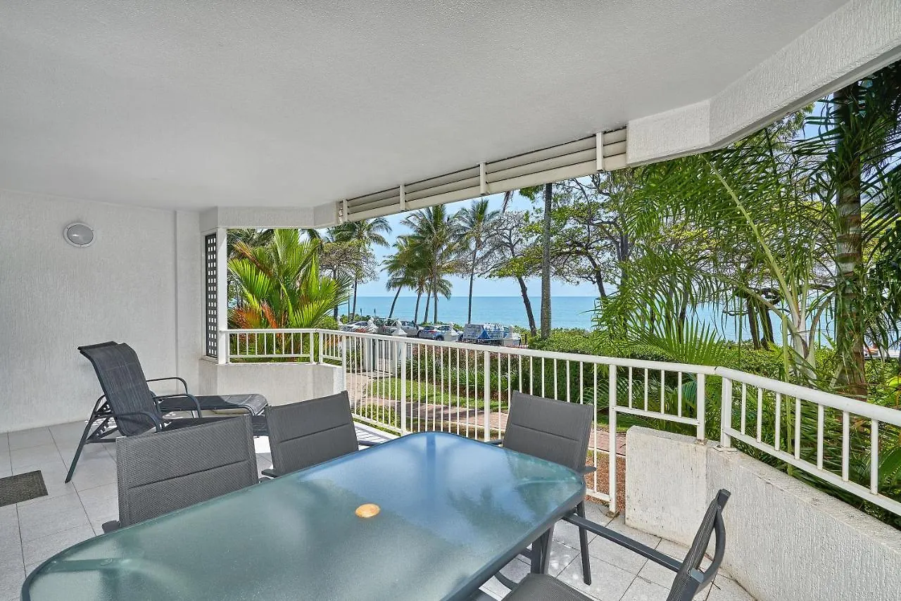 Costa Royale Beachfront Apartment Trinity Beach