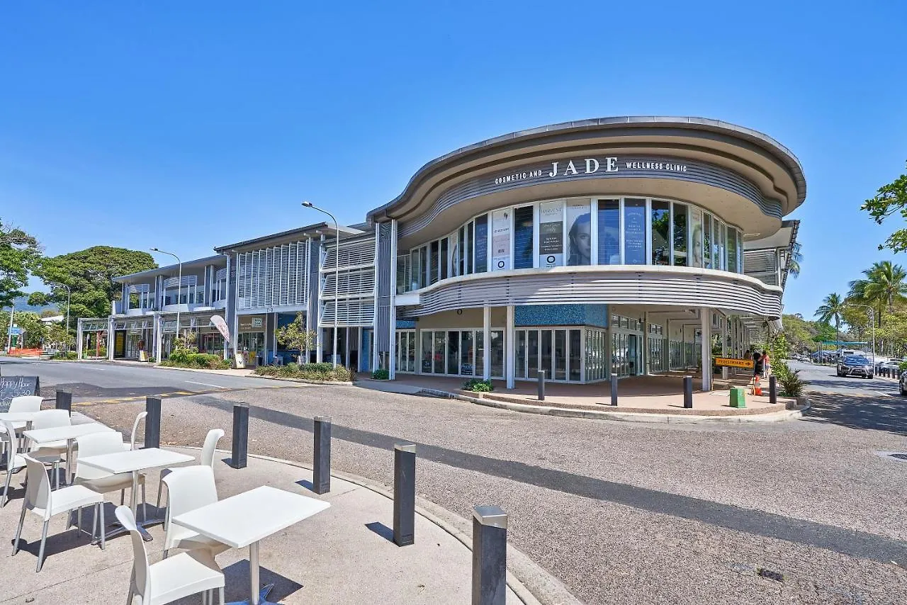 Costa Royale Beachfront Apartment Trinity Beach