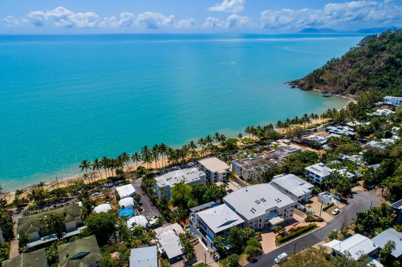 Costa Royale Beachfront Apartment Trinity Beach